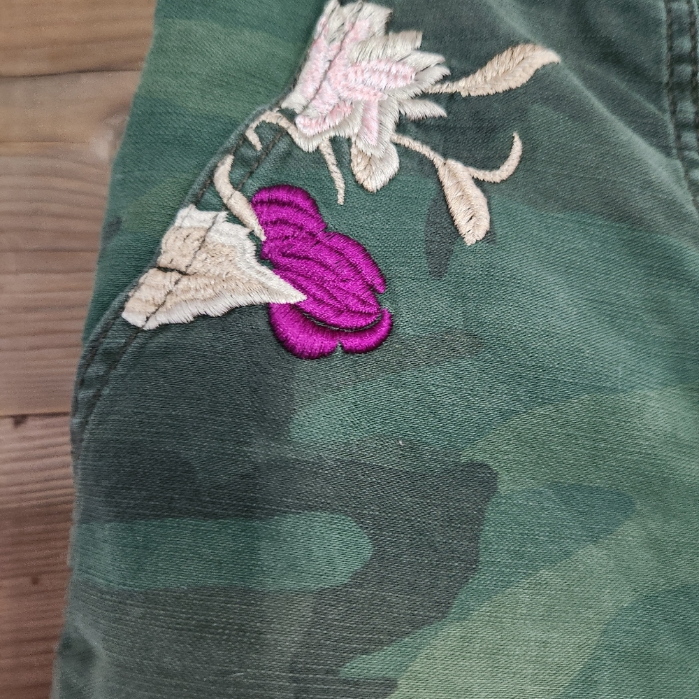 Free People Embroidered Green Camo Flower Scout Shorts - Picture 6 of 8